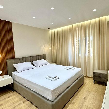 E&R Apartments At Myslym Shyri Тирана Екстер'єр фото
