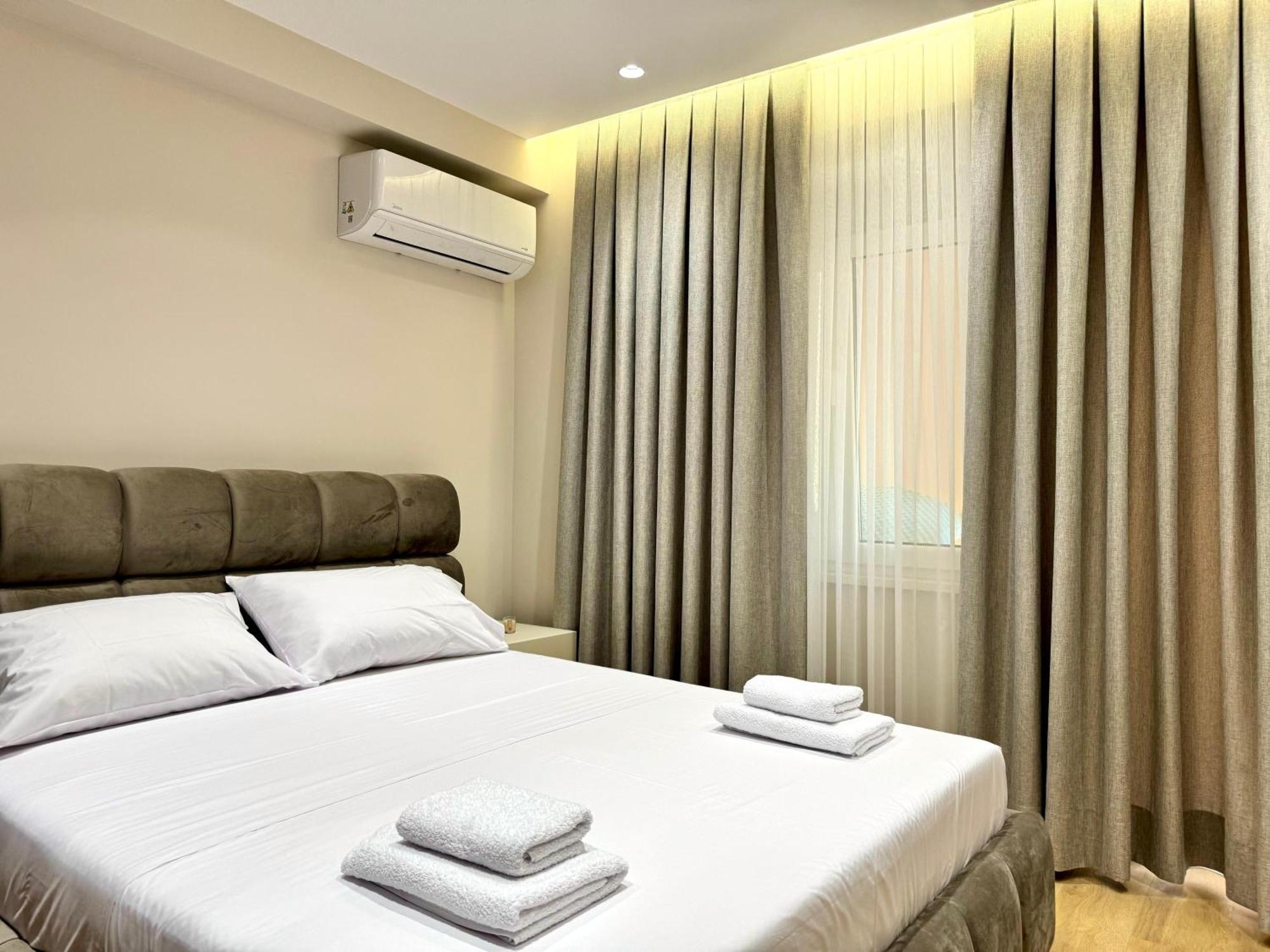 E&R Apartments At Myslym Shyri Тирана Екстер'єр фото