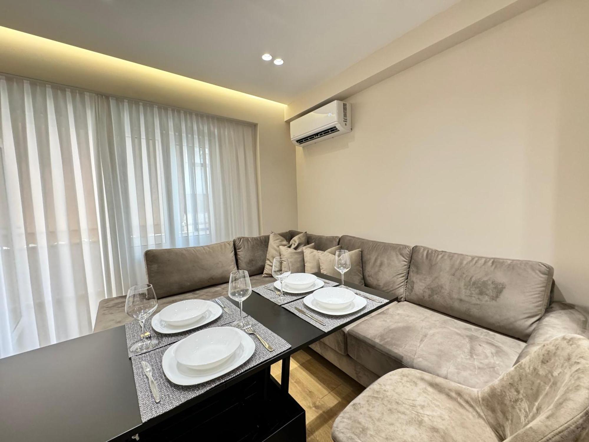 E&R Apartments At Myslym Shyri Тирана Екстер'єр фото