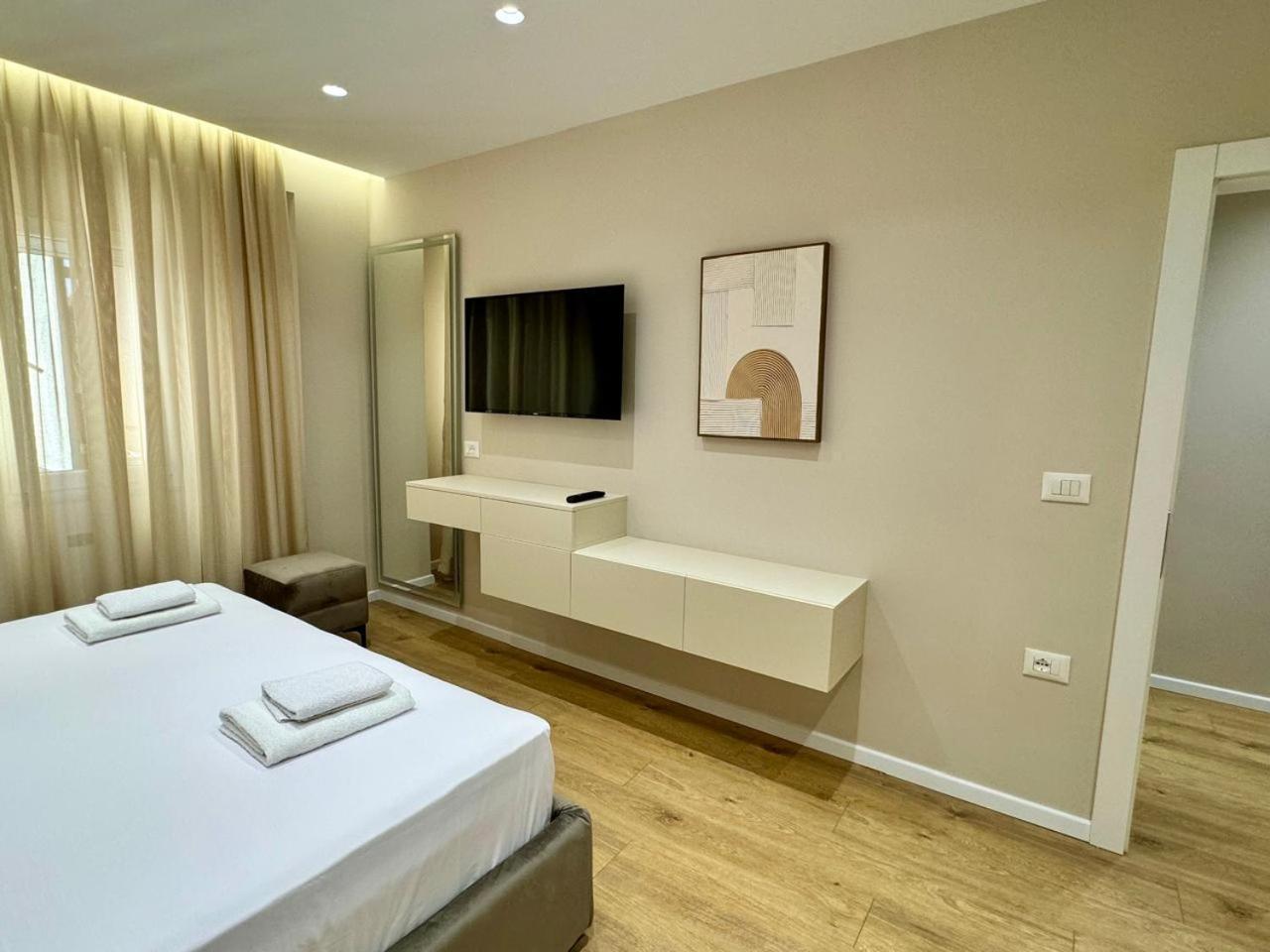 E&R Apartments At Myslym Shyri Тирана Екстер'єр фото