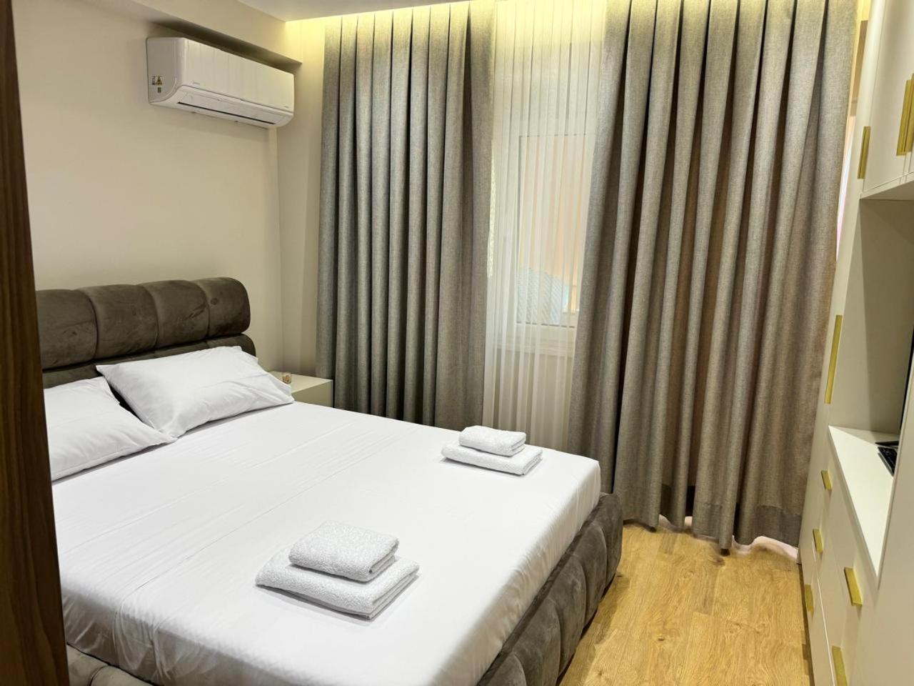 E&R Apartments At Myslym Shyri Тирана Екстер'єр фото