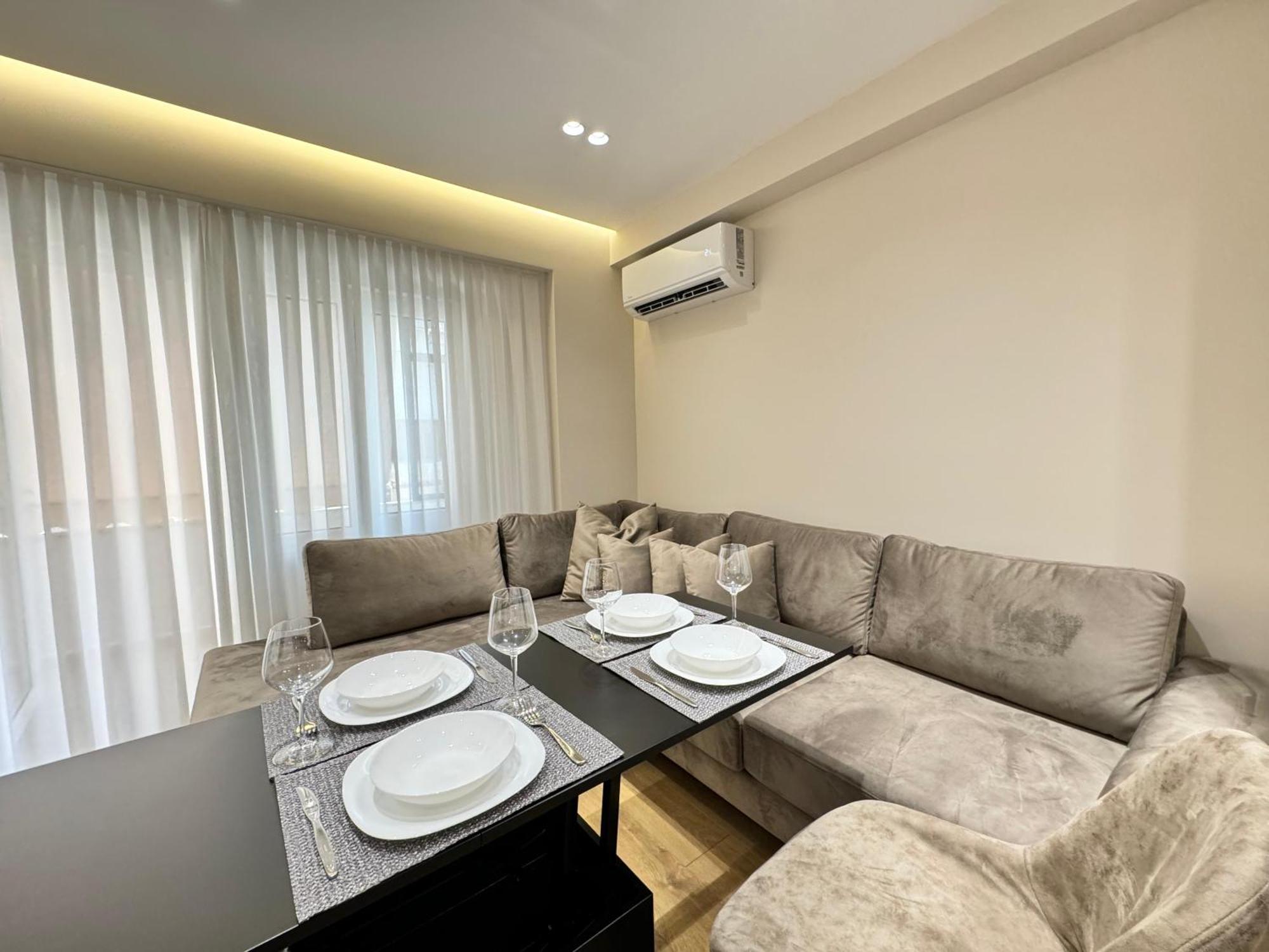 E&R Apartments At Myslym Shyri Тирана Екстер'єр фото