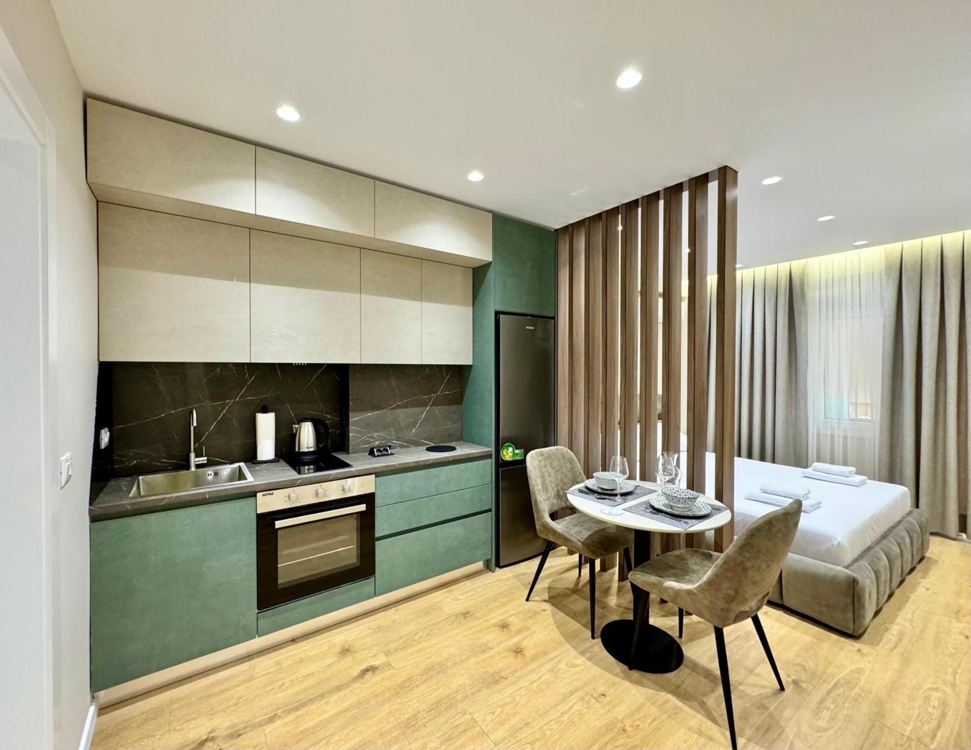 E&R Apartments At Myslym Shyri Тирана Екстер'єр фото