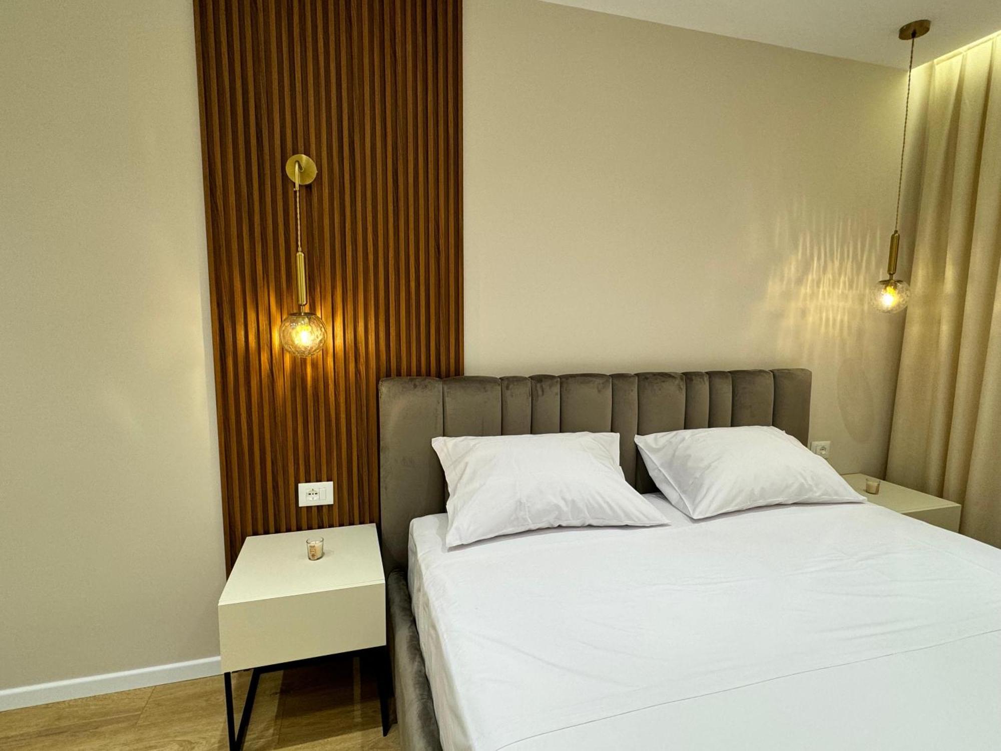 E&R Apartments At Myslym Shyri Тирана Екстер'єр фото