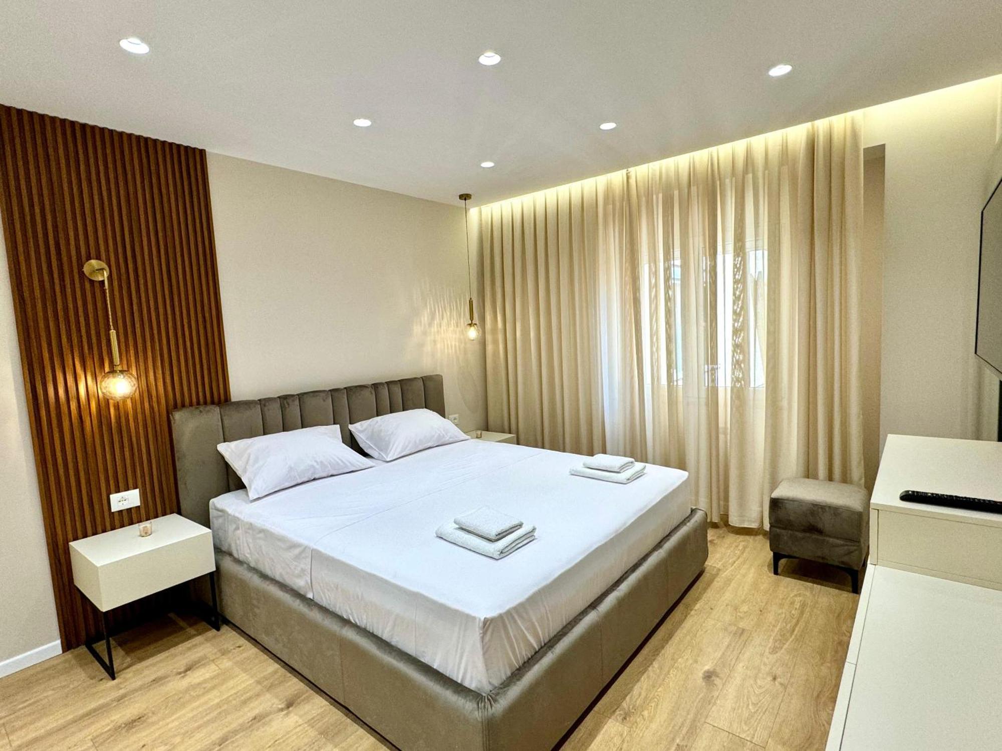 E&R Apartments At Myslym Shyri Тирана Екстер'єр фото