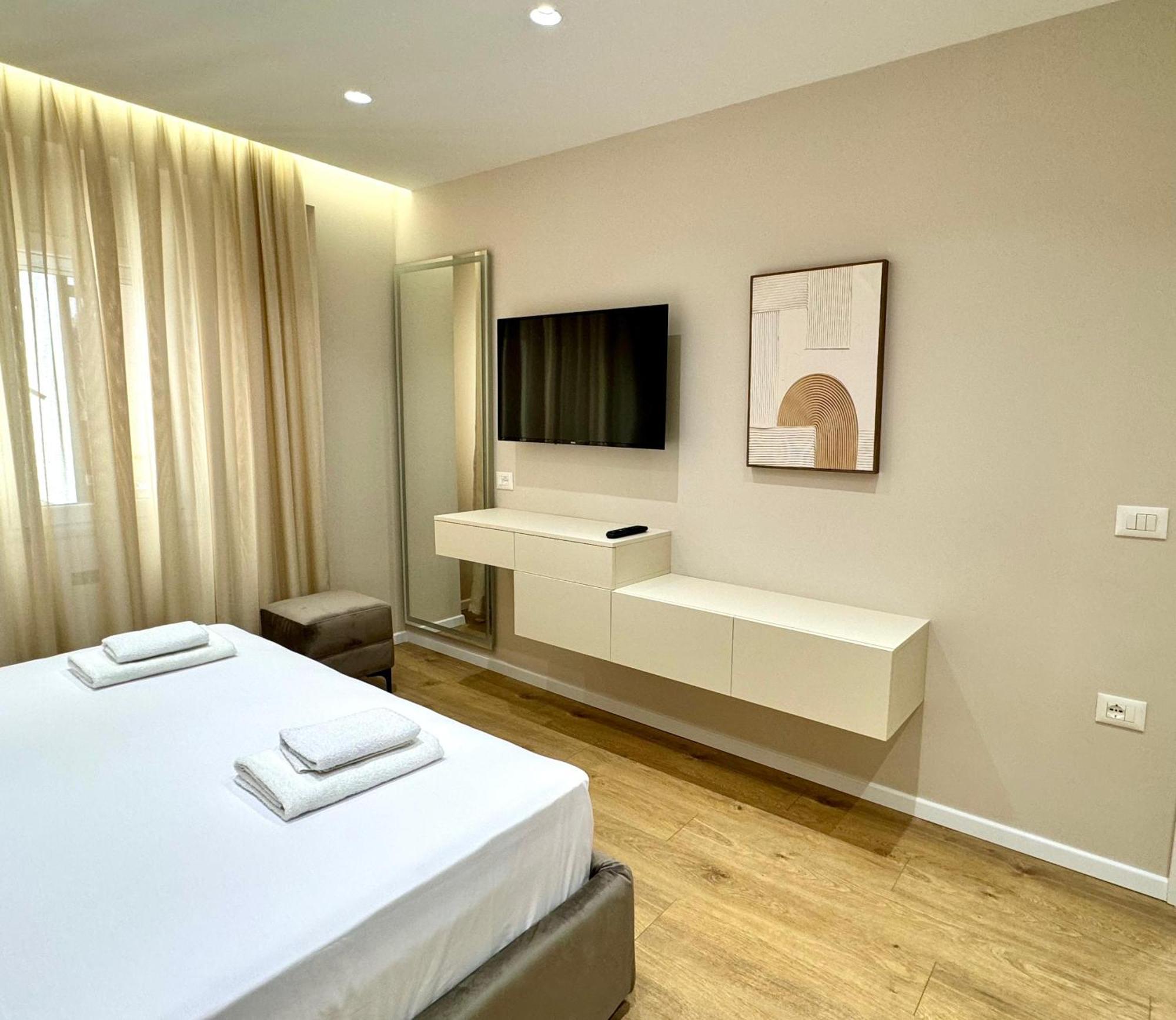 E&R Apartments At Myslym Shyri Тирана Екстер'єр фото