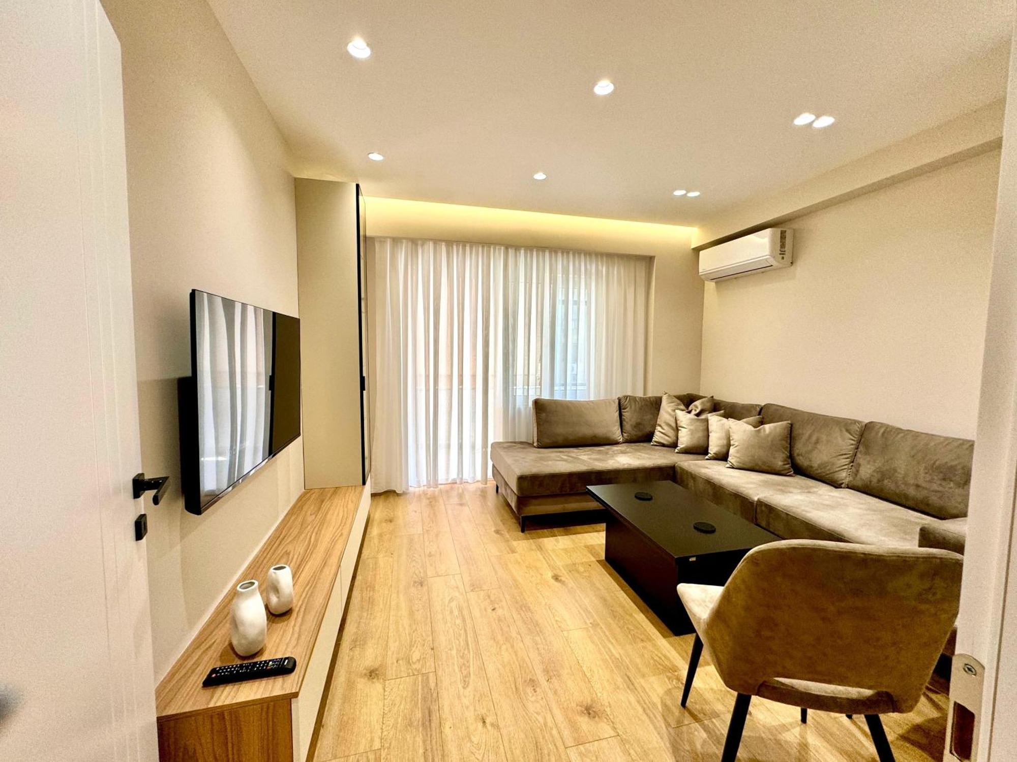 E&R Apartments At Myslym Shyri Тирана Екстер'єр фото